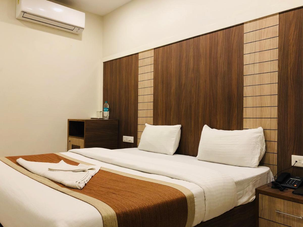 Motimahal Inn Haldwāni Екстериор снимка