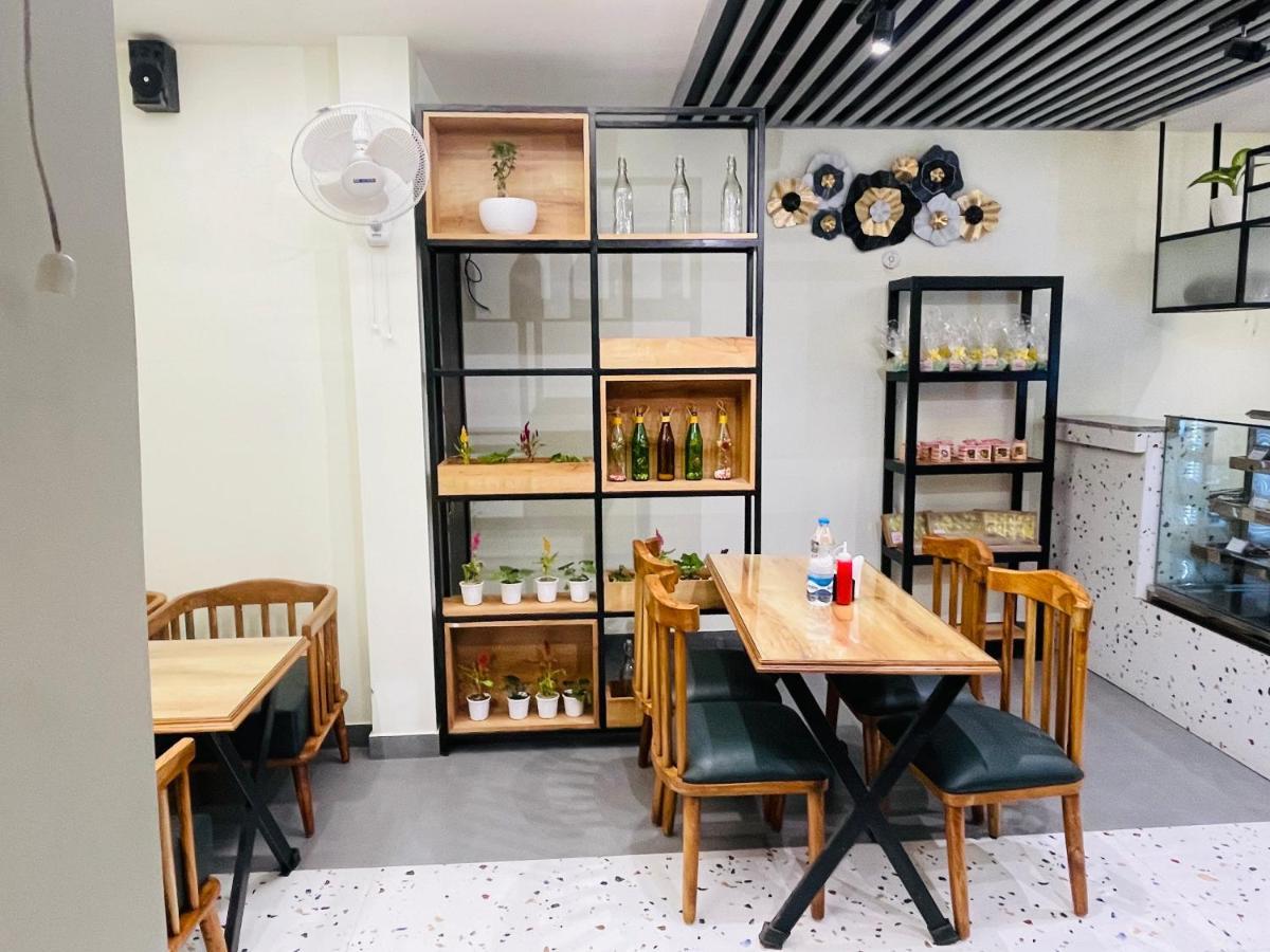 Motimahal Inn Haldwāni Екстериор снимка